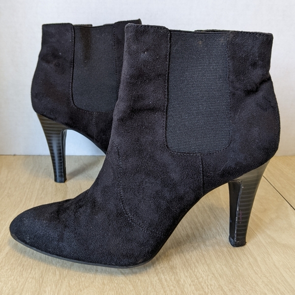 Isaac Mizrahi for Target Black Faux Suede Booties size 8 - Picture 2 of 13